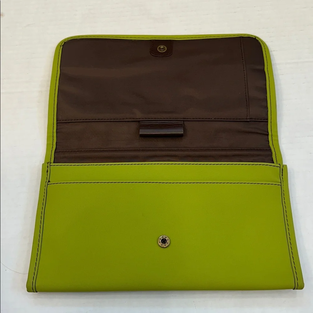 Glenroyal Chic of Scotland  Vibrant Green organizer Wallet clutch - Picture 2 of 7